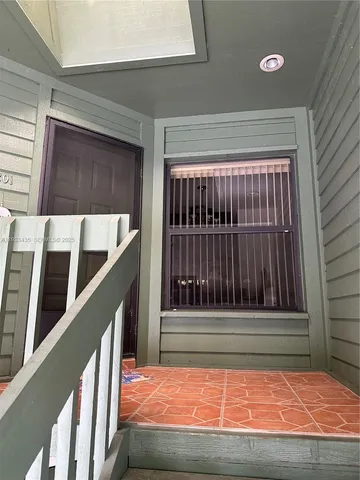 a view of entryway with a rug