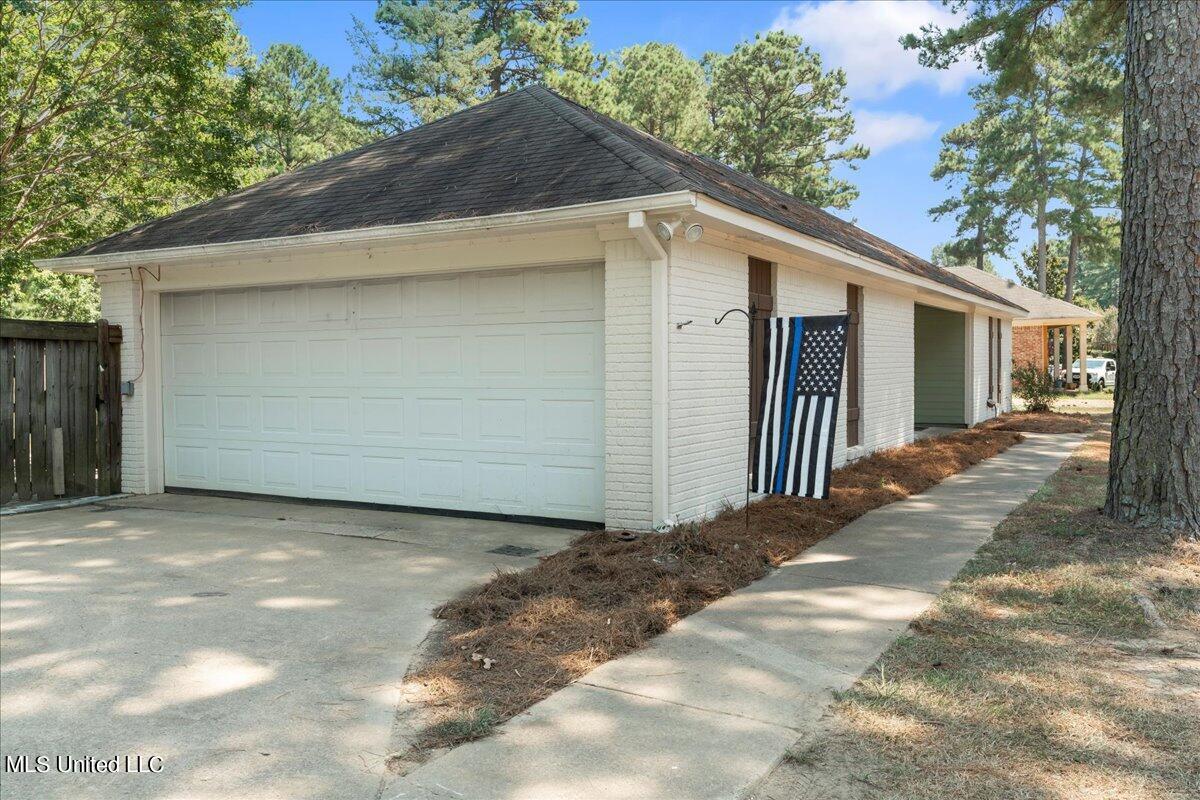 104 Harbor Road Madison, MS 39110 - Photo 2 of 16 02-A7R01660