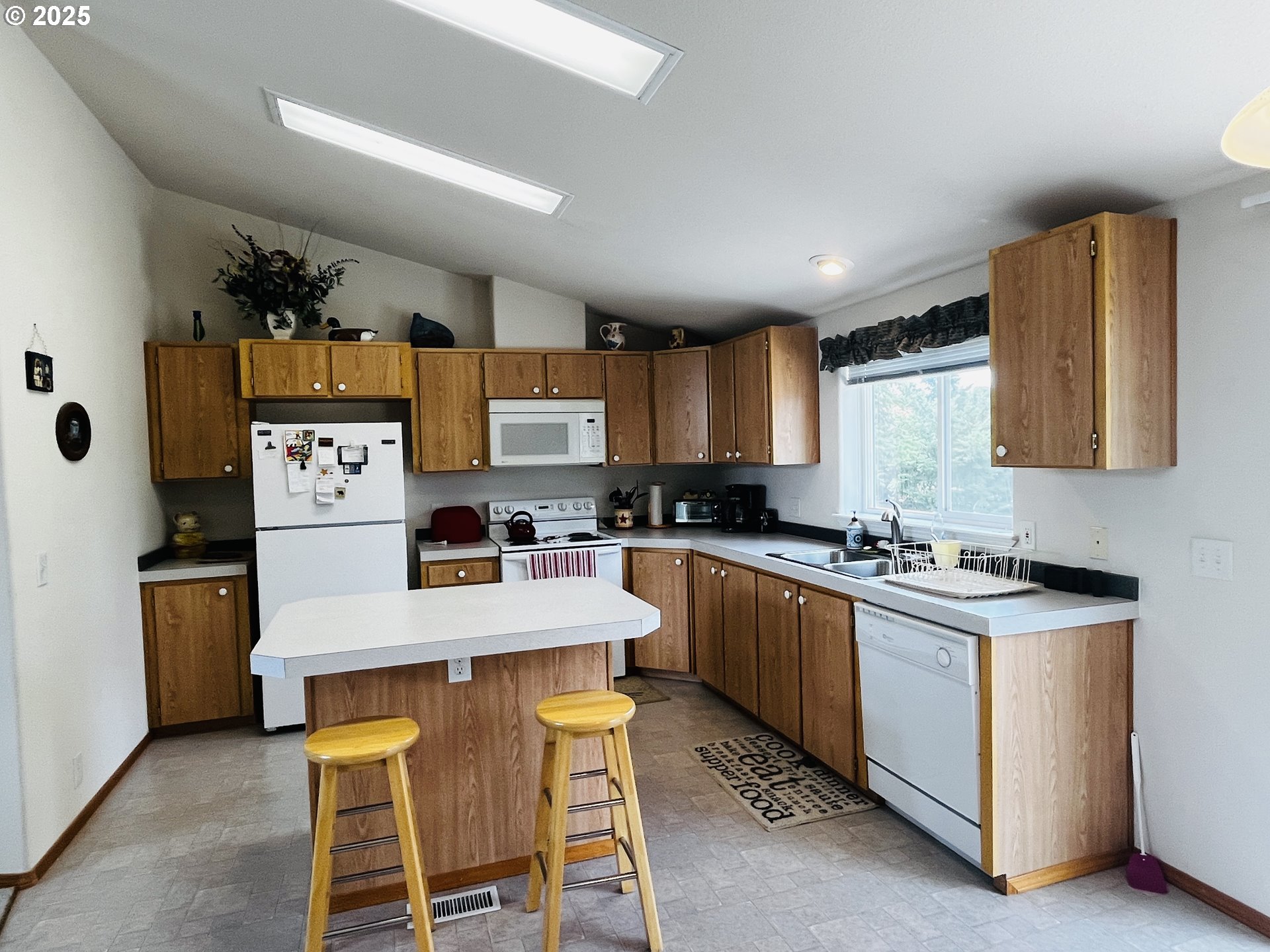 317 South Wayne R Road Tygh Valley, OR 97063 - Photo 29 of 35