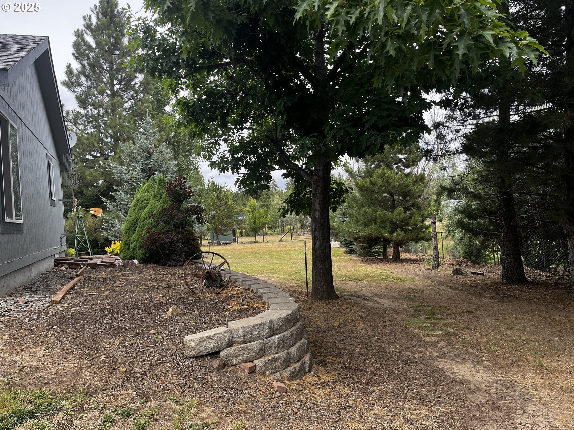 317 South Wayne R Road Tygh Valley, OR 97063 - Photo 5 of 35