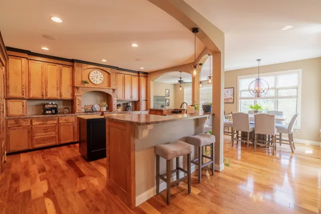 $1,100,000 | 60515 235th Street, Madison Lake, MN 56063