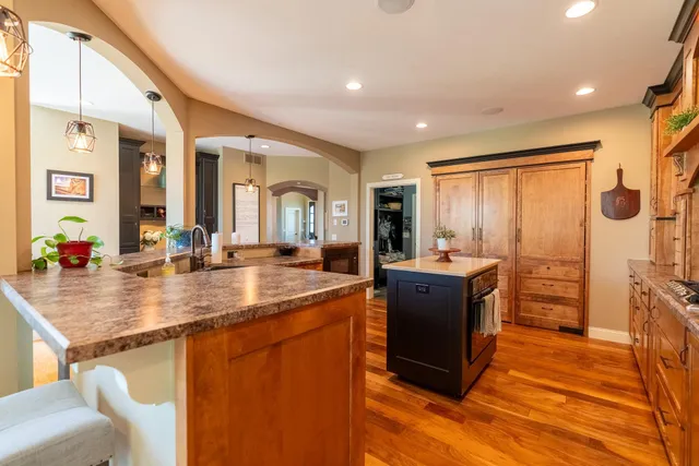 $1,150,000 | 60515 235th Street, Madison Lake, MN 56063