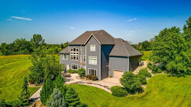 $1,100,000 | 60515 235th Street, Madison Lake, MN 56063