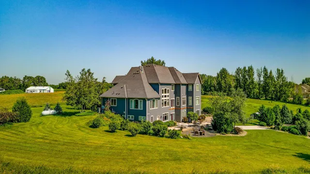 $1,150,000 | 60515 235th Street, Madison Lake, MN 56063