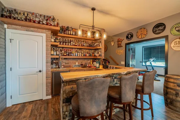 $1,100,000 | 60515 235th Street, Madison Lake, MN 56063