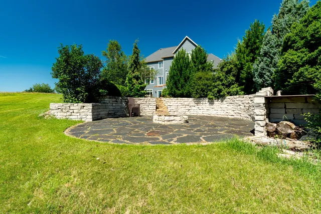 $1,150,000 | 60515 235th Street, Madison Lake, MN 56063