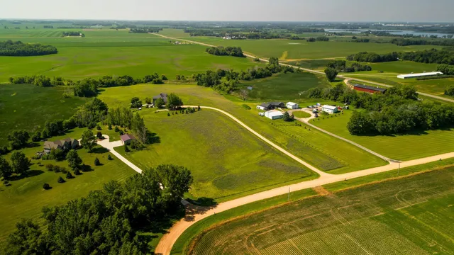 $1,150,000 | 60515 235th Street, Madison Lake, MN 56063