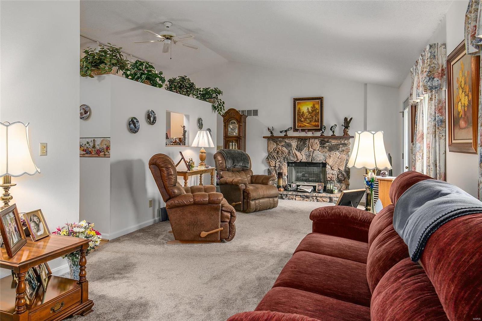 204 Lands End Road Hillsboro, IL 62049 - Photo 22 of 39 Gallery Image 22