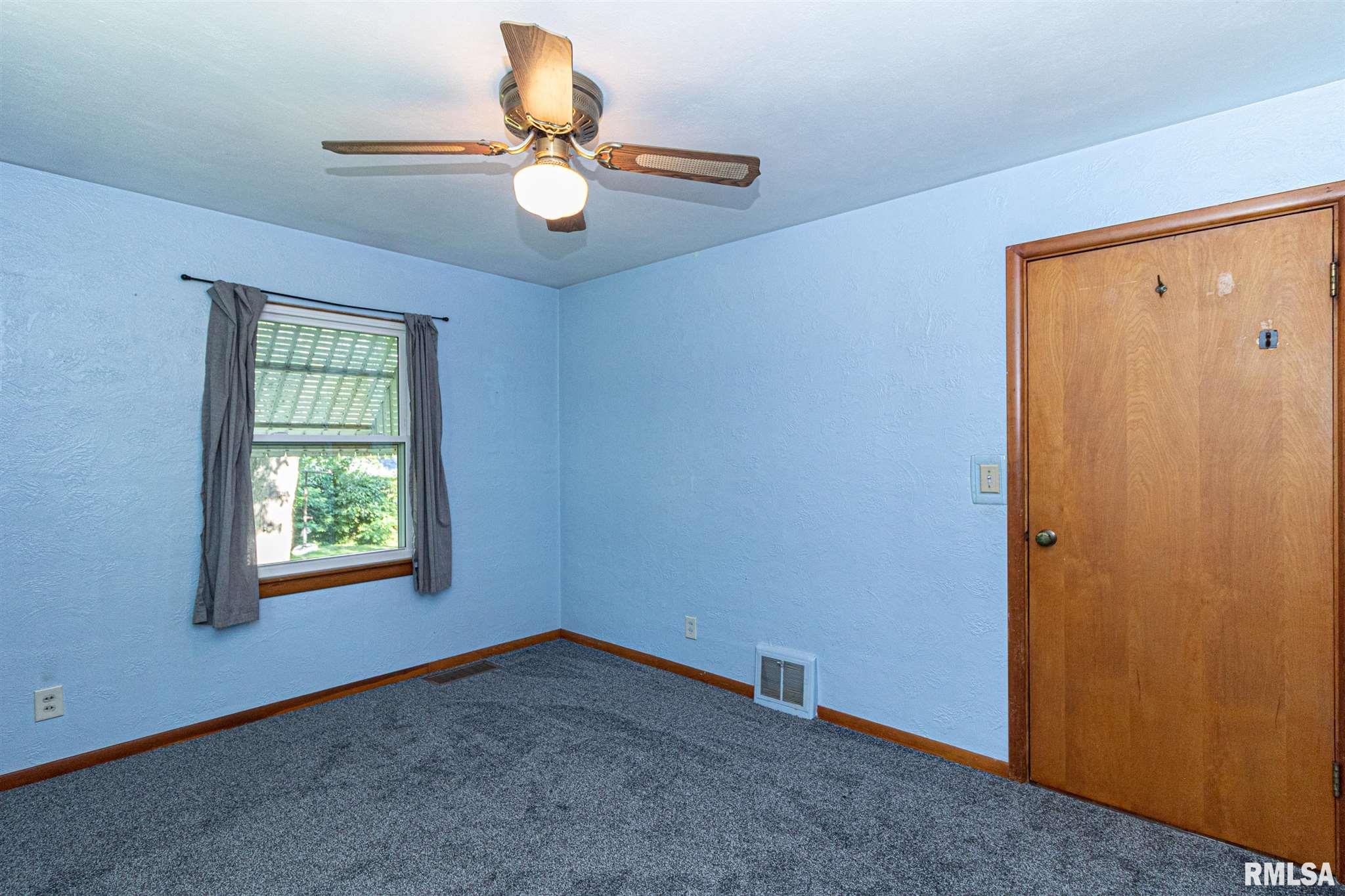 204 Mary Street Washington, IL 61571 - Photo 15 of 27 Gallery Image 15