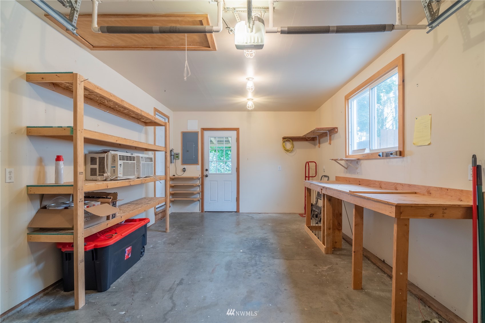 383 Maringo Road Ephrata, WA 98823 - Photo 21 of 29 a view of an empty room with a window
