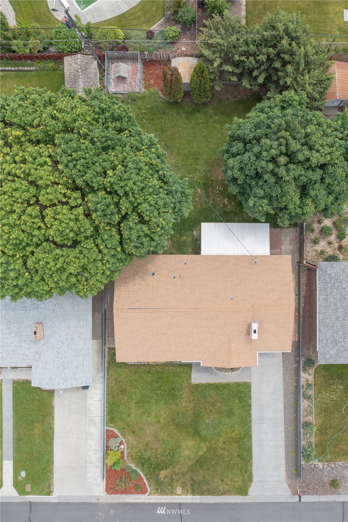 383 Maringo Road Ephrata, WA 98823 - Photo 28 of 29 an aerial view of a house with a yard