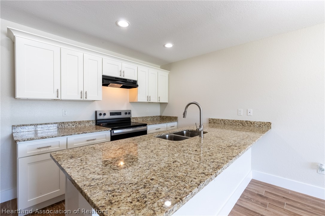 6301 Candler Terrace Sebring, FL 33876 - Photo 4 of 39