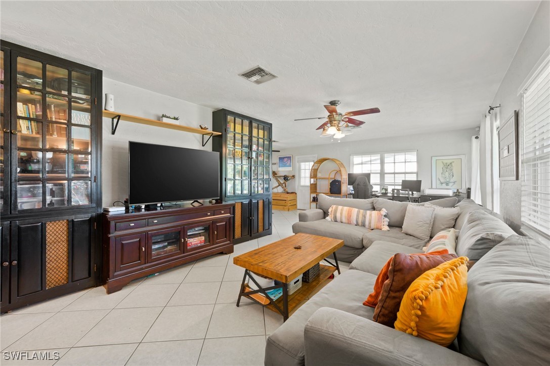 1424 Byron Road Fort Myers, FL 33919 - Photo 4 of 21 Gallery Image 4