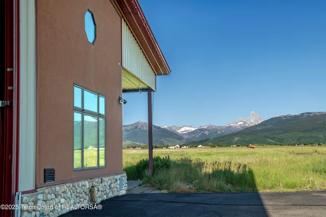 $2,300,000 | 1779 Falcon Lane, Driggs, ID 83422