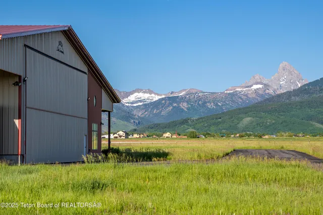 $2,300,000 | 1779 Falcon Lane, Driggs, ID 83422