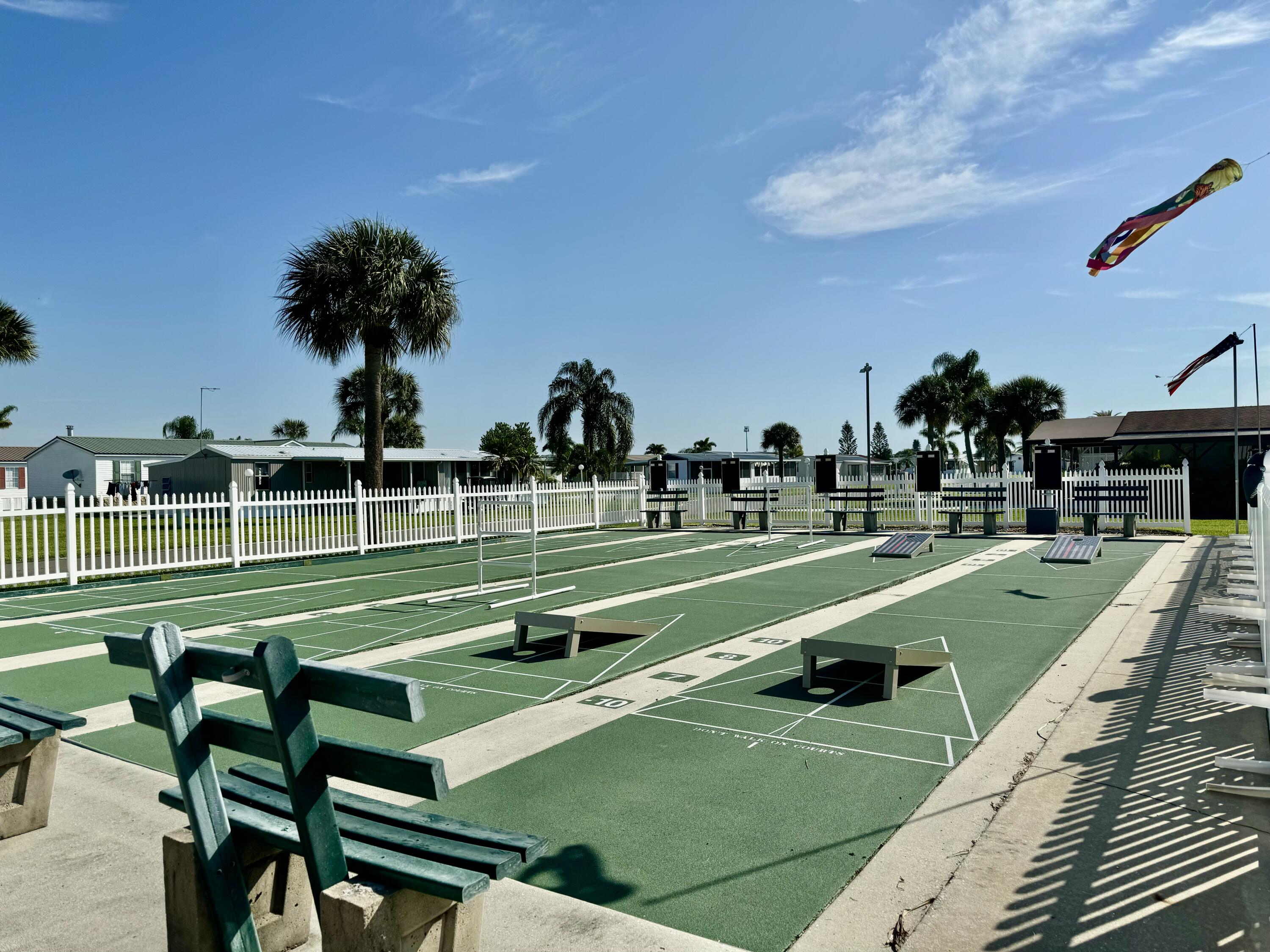 4350 Southwest 13th Avenue Okeechobee, FL 34974 - Photo 37 of 43 a view of a tennis ground