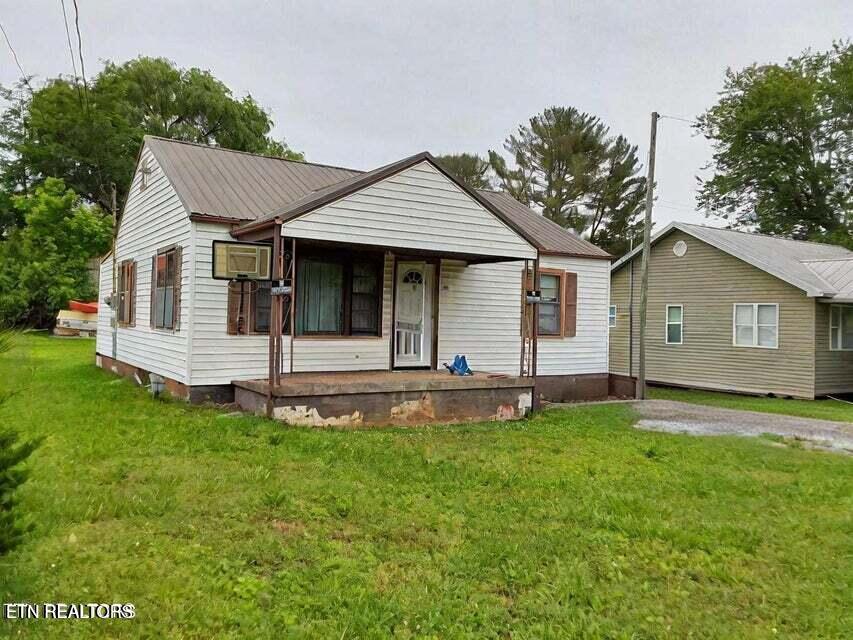 306 Warren Street Athens, TN 37303 - Photo 5 of 9 20240530135739992377000000-o