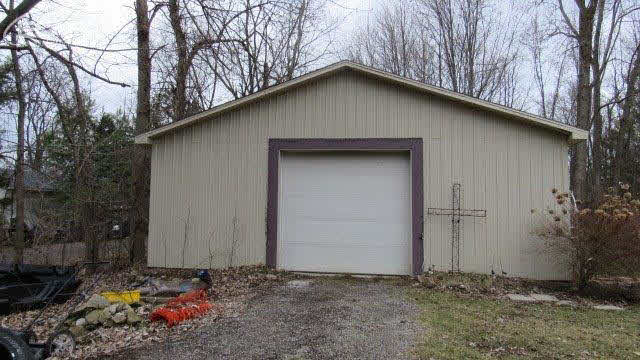 1048 East Hurd Road Clio, MI 48420 - Photo 2 of 30 21278618-1.JPG