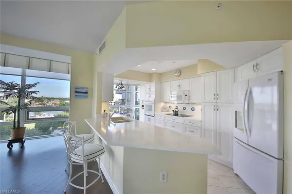 $12,500 | 4255 Gulf Shore Boulevard North, Unit 407, Naples, FL 34103