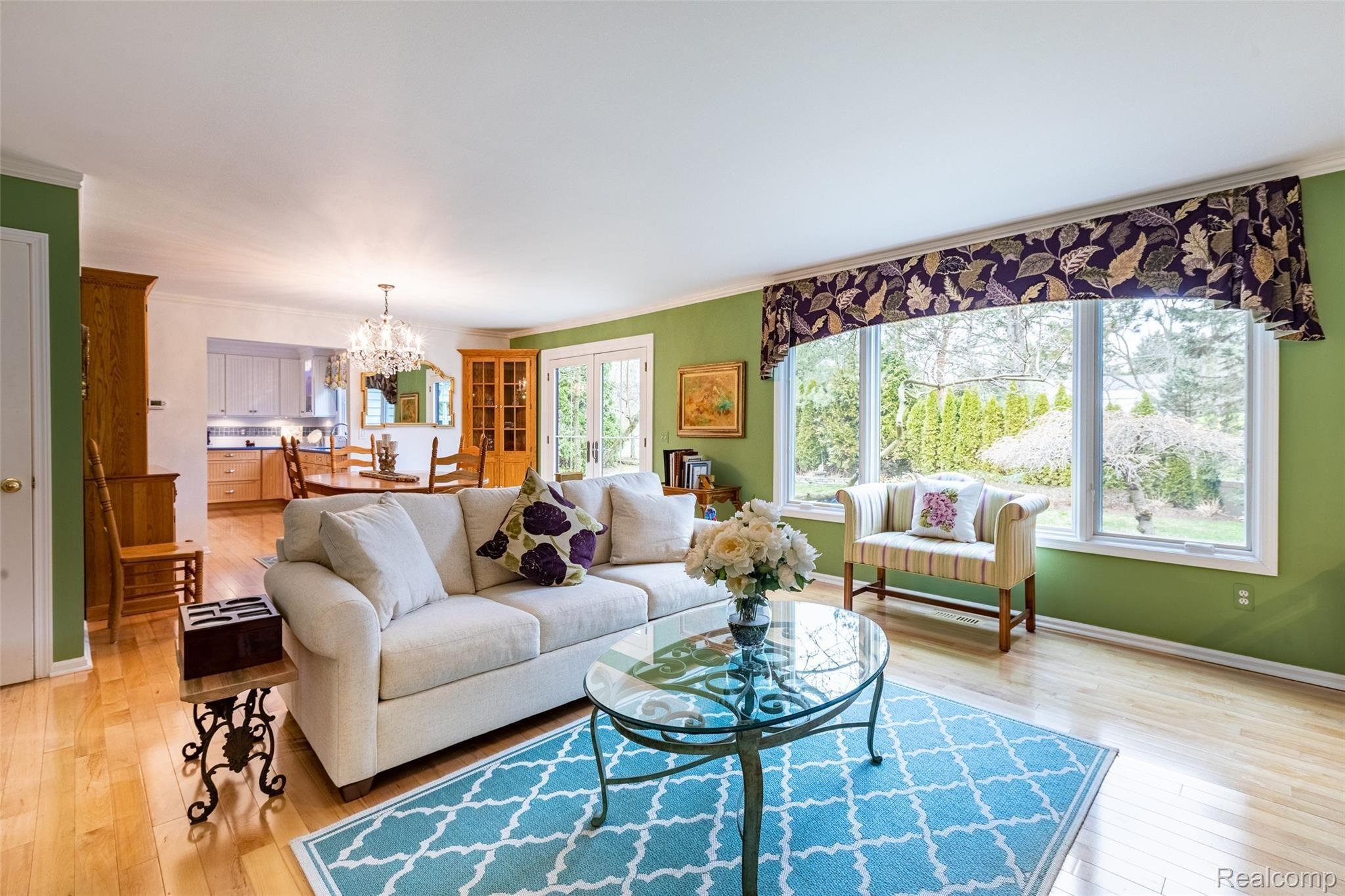 861 Augusta Drive Rochester, MI 48309 - Photo 11 of 37 View from living room to kitchen...