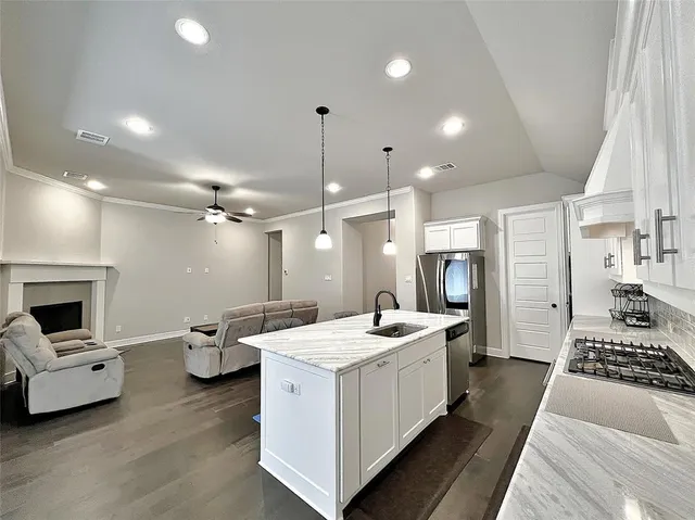 $2,695 | 1904 Shaila Drive, Mansfield, TX 76063