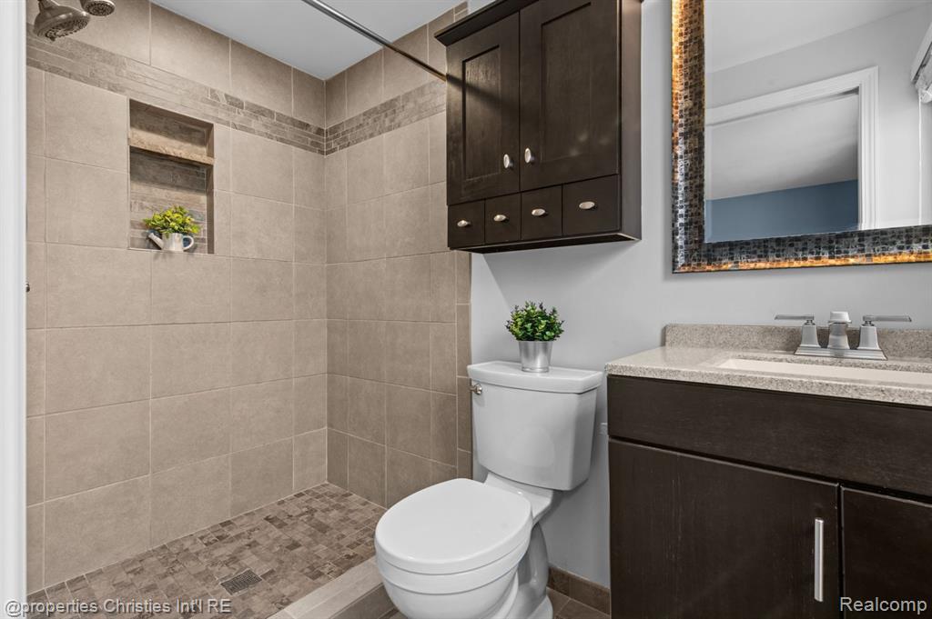 1501 Deerhurst Lane Rochester Hills, MI 48307 - Photo 21 of 38