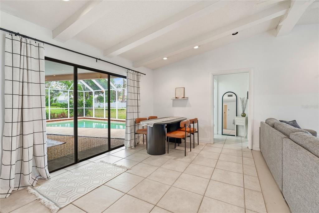 3927 Country View Lane Sarasota, FL 34233 - Photo 25 of 48 a living room with furniture