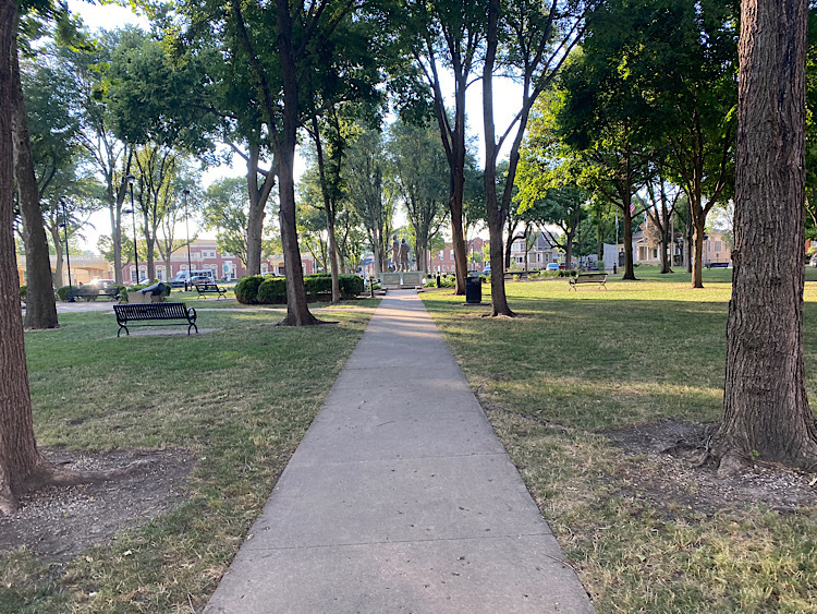 1628 North 2510th Road Ottawa, IL 61350 - Photo 23 of 24 a park with large trees
