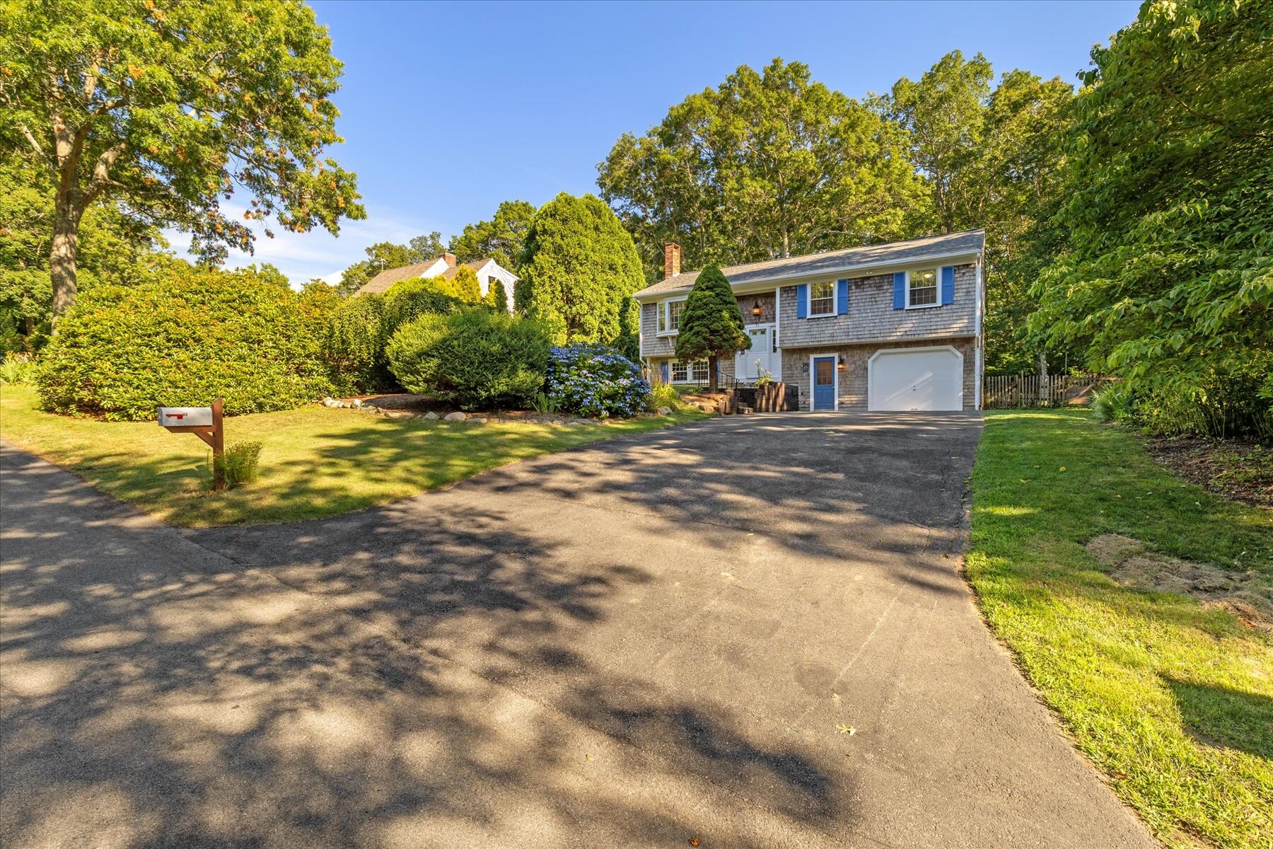 32 Crowell Road Sandwich, MA 02563 - Photo 4 of 45 11-MG_4694-r(1)
