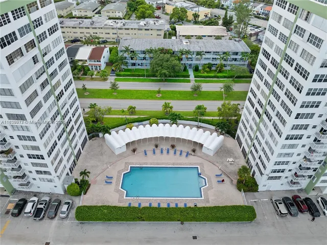 $239,000 | 2100 Sans Souci Boulevard, Unit E1, North Miami, FL 33181