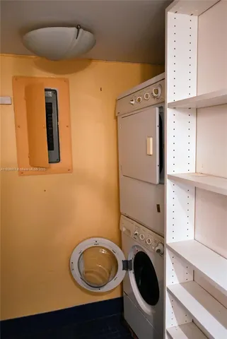 $239,000 | 2100 Sans Souci Boulevard, Unit E1, North Miami, FL 33181