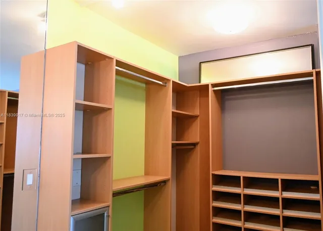 $239,000 | 2100 Sans Souci Boulevard, Unit E1, North Miami, FL 33181