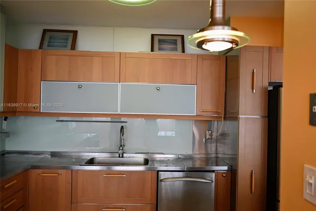 $239,000 | 2100 Sans Souci Boulevard, Unit E1, North Miami, FL 33181