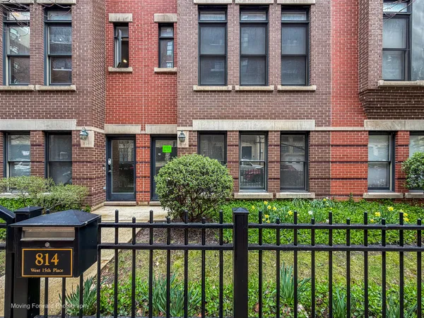 $526,500 | 814 West 15th Place, Chicago, IL 60608