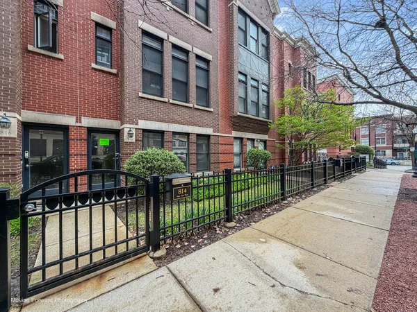 $526,500 | 814 West 15th Place, Chicago, IL 60608