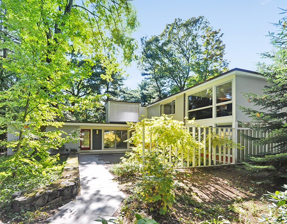 34 Moon Hill Road Lexington, MA 02421 - Photo 1 of 30