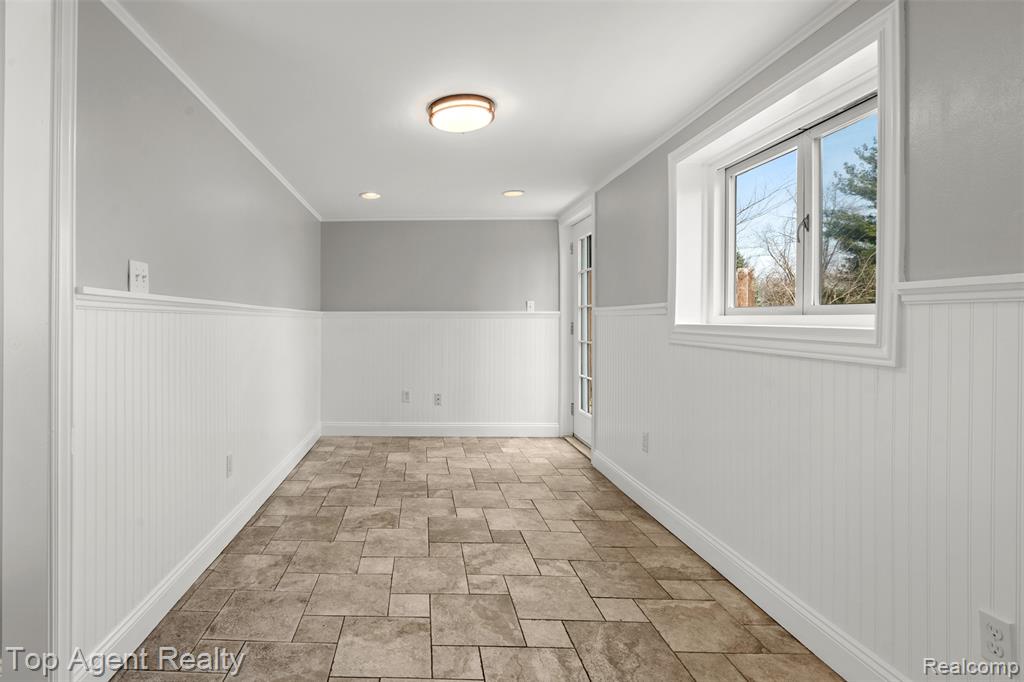 1593 Parke Street Rochester Hills, MI 48307 - Photo 20 of 34