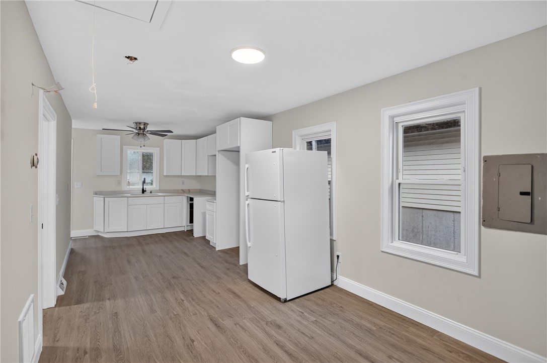 68 Uncas Street Warwick, RI 02889 - Photo 10 of 43