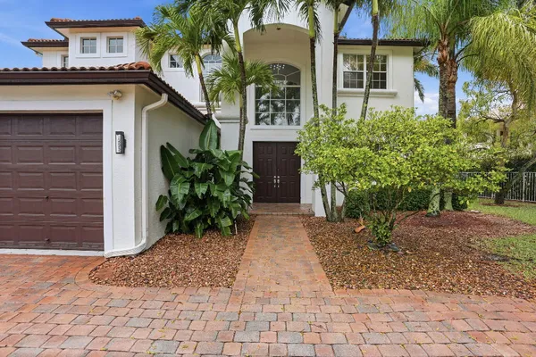 a front view of house with yard