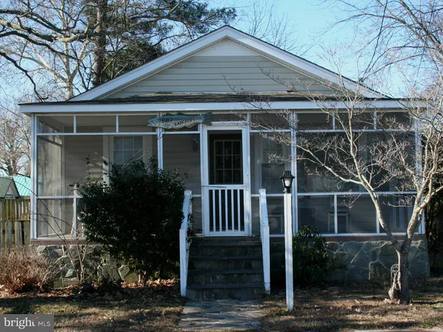 $1,500 | 809 Bancroft Avenue, Colonial Beach, VA 22443