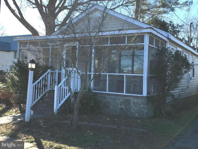 $1,500 | 809 Bancroft Avenue, Colonial Beach, VA 22443
