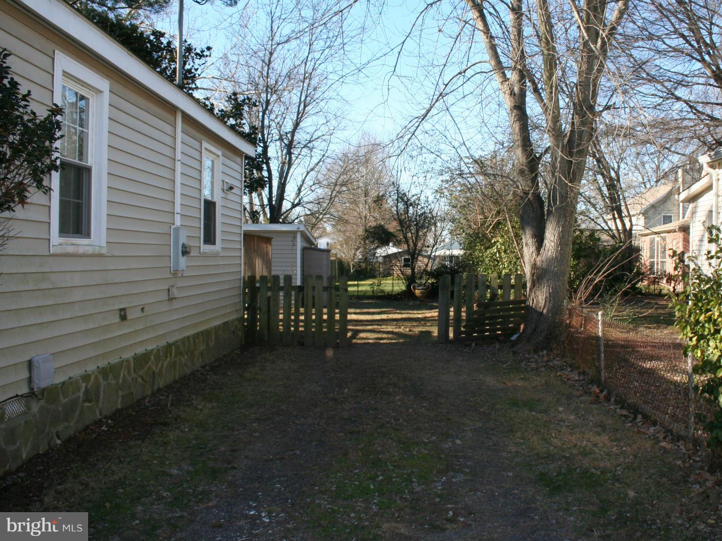 809 Bancroft Avenue Colonial Beach, VA 22443 - Photo 3 of 14 Exterior (General)