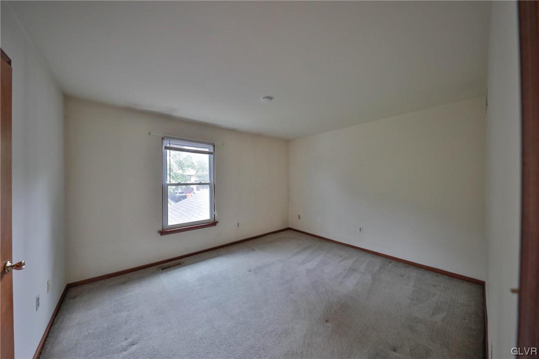 896 Briarstone Road Bethlehem, PA 18017 - Photo 14 of 25