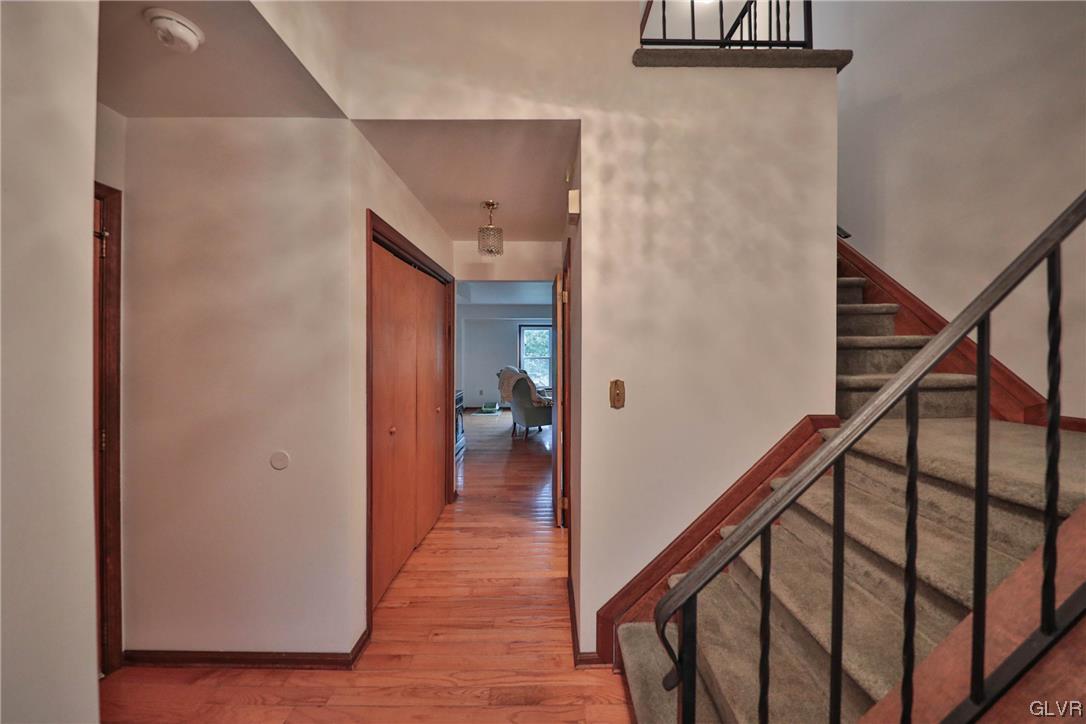 896 Briarstone Road Bethlehem, PA 18017 - Photo 4 of 25