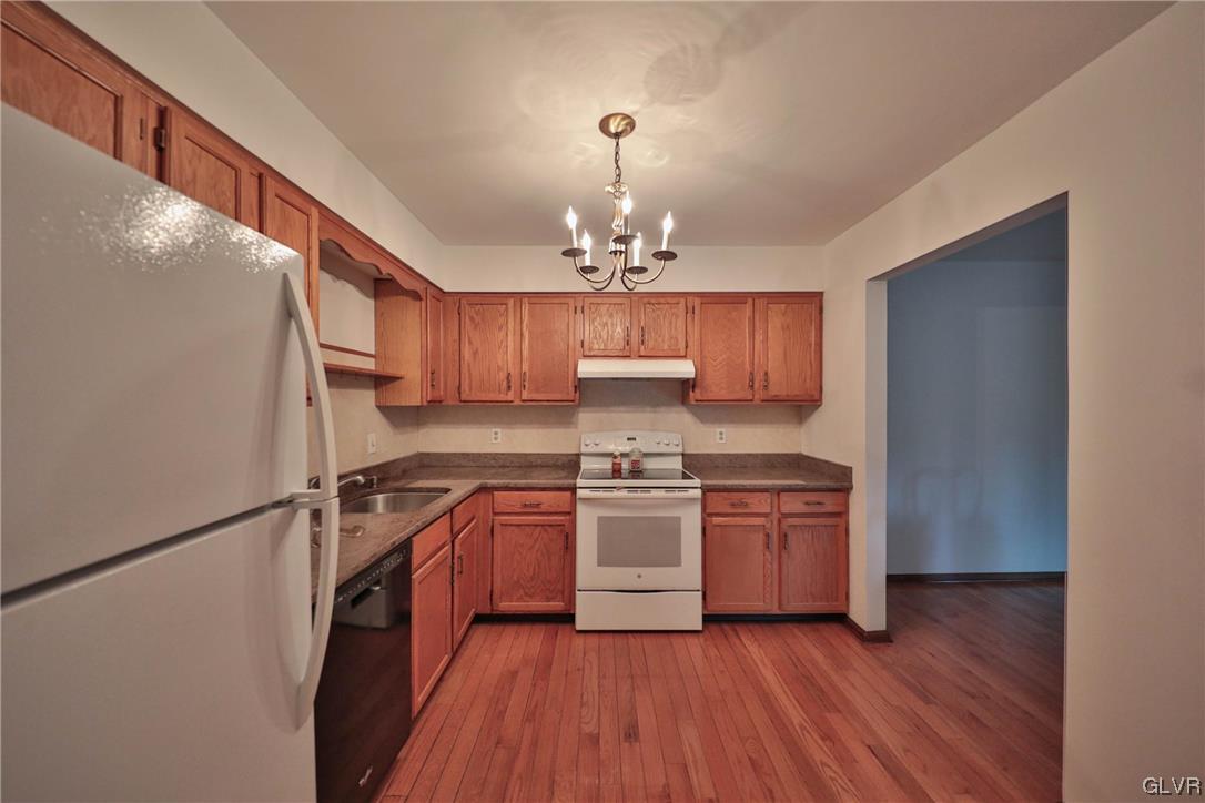 896 Briarstone Road Bethlehem, PA 18017 - Photo 6 of 25