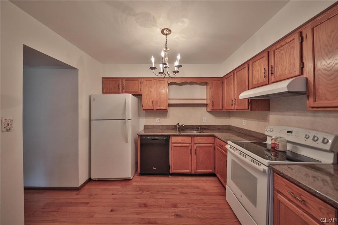 896 Briarstone Road Bethlehem, PA 18017 - Photo 7 of 25