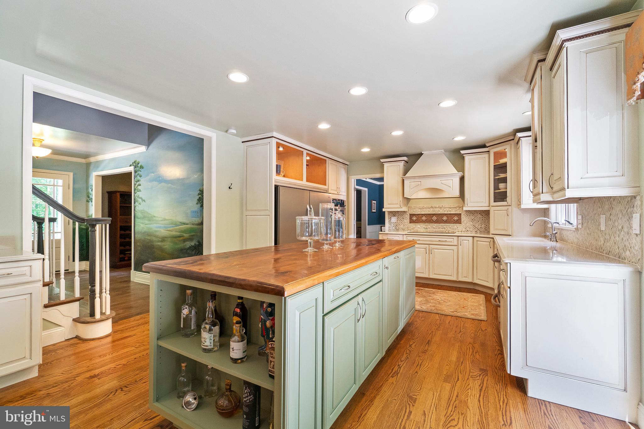 2106 Tufton Ridge Road Reisterstown, MD 21136 - Photo 16 of 41 Enormous Kitchen - Ideal for Entertaining