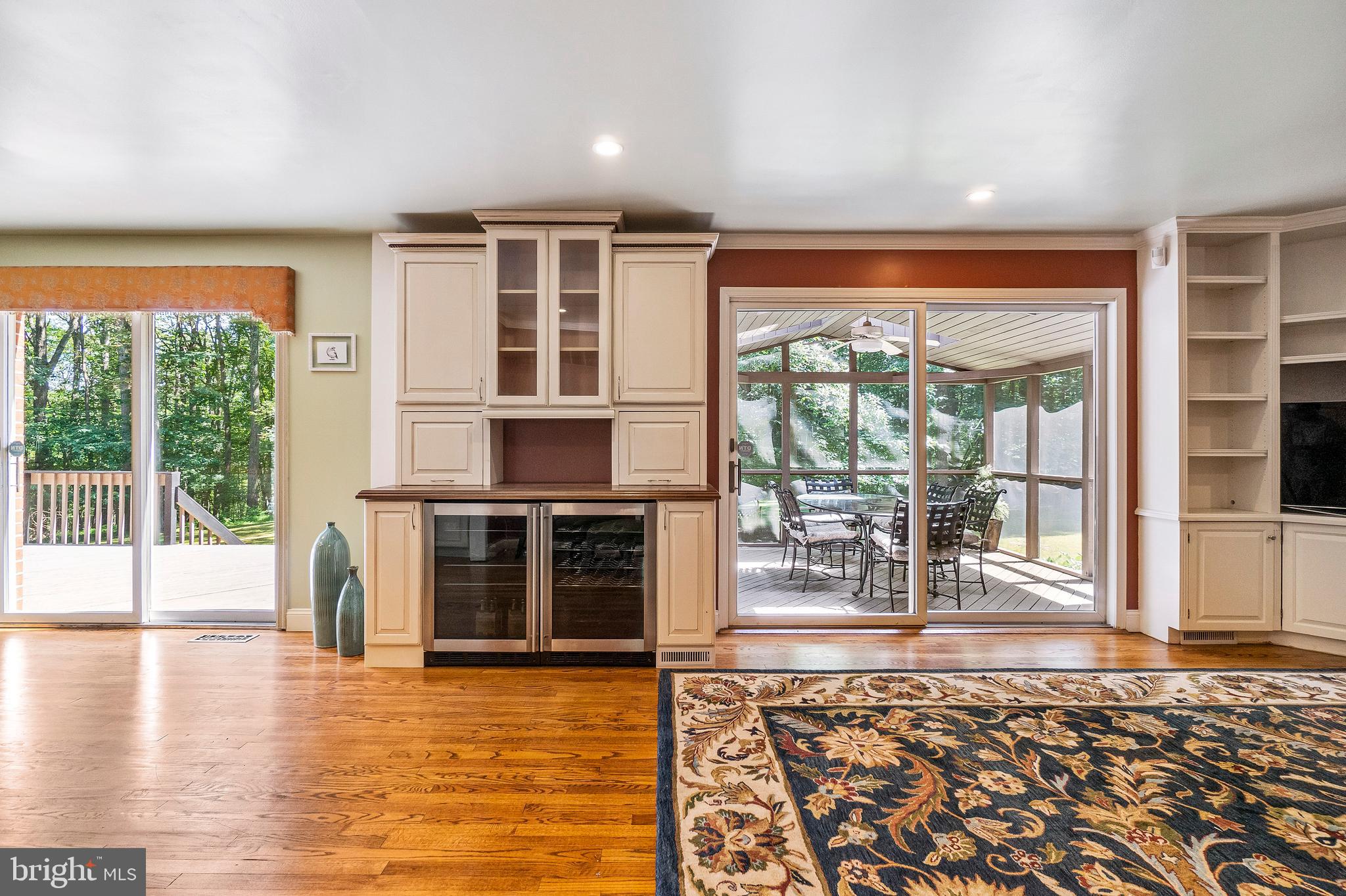 2106 Tufton Ridge Road Reisterstown, MD 21136 - Photo 17 of 41 Open Concept Kitchen to Family Room w. Drink Cent.