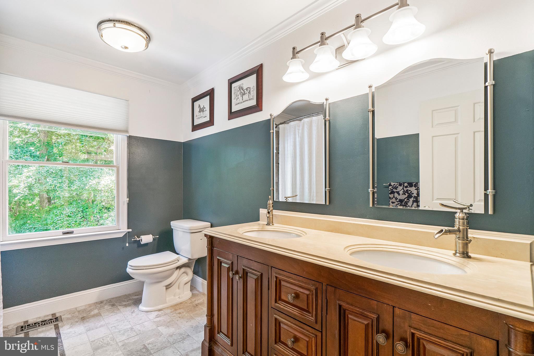 2106 Tufton Ridge Road Reisterstown, MD 21136 - Photo 27 of 41 Hall Bathroom on Upper Level