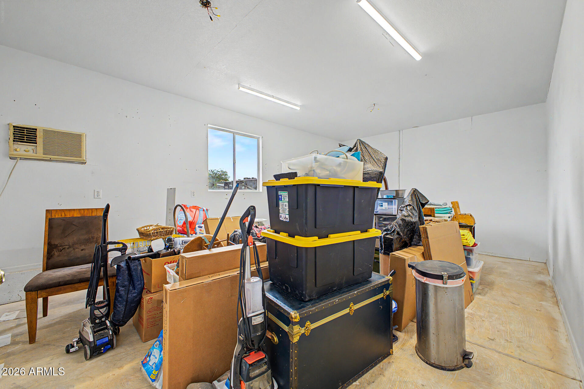 8807 West Williams Road Peoria, AZ 85383 - Photo 28 of 62 Main Garage